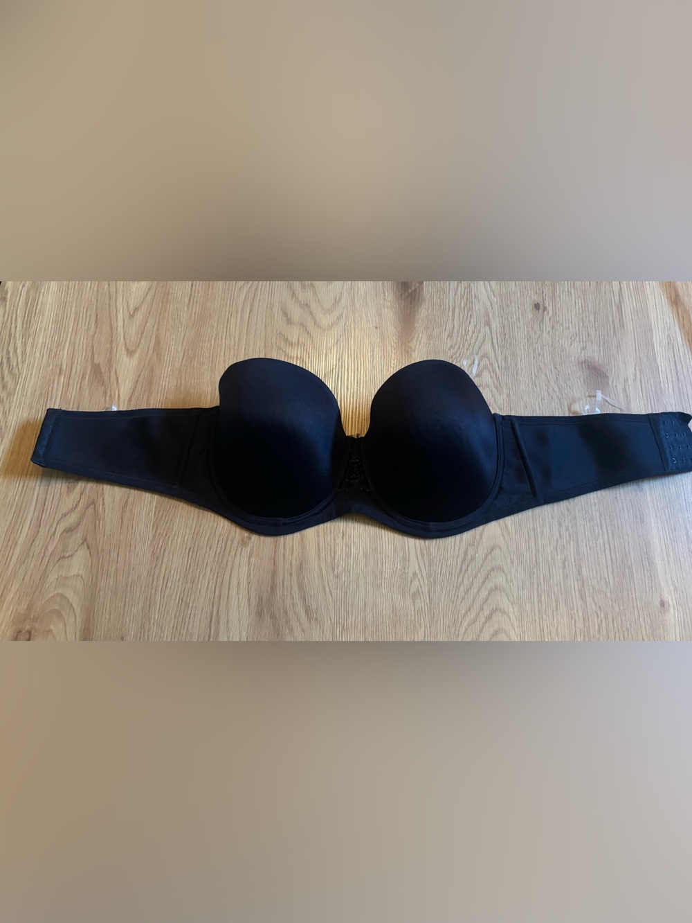 Vanity Fair Black Strapless Bra – Size 38D